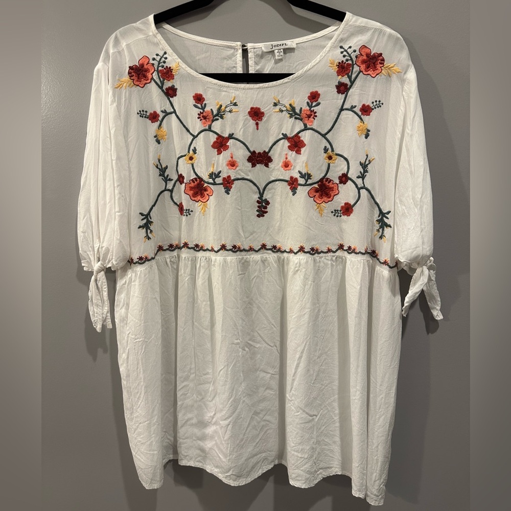 Jodifl Embroidered Floral Blouse Size 2X White